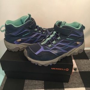 Merrell girl hiking boots size 2